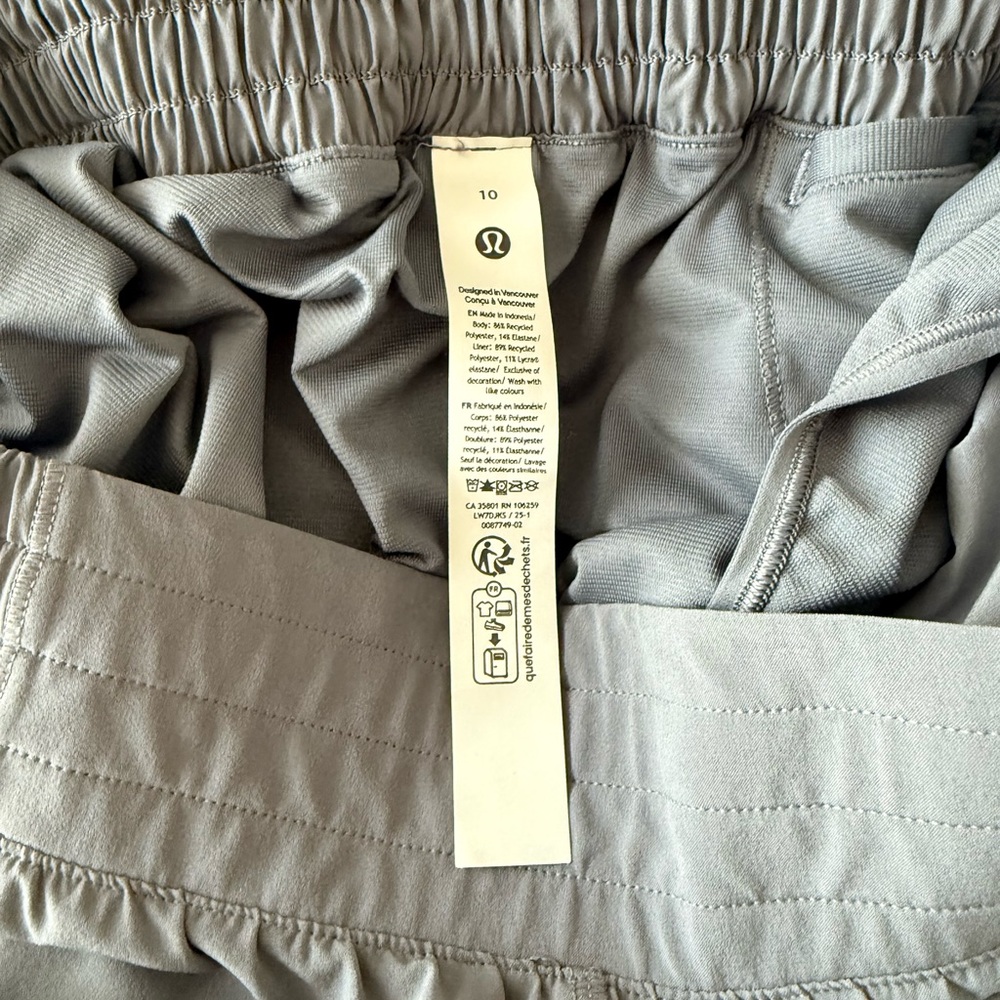 Lululemon Gray Women's Hotty Hot High Rise 4” Shorts - Picture 3 of 4